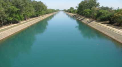 آبپاشيءَ لاءِ پاڻيءَ جو ڪئنال