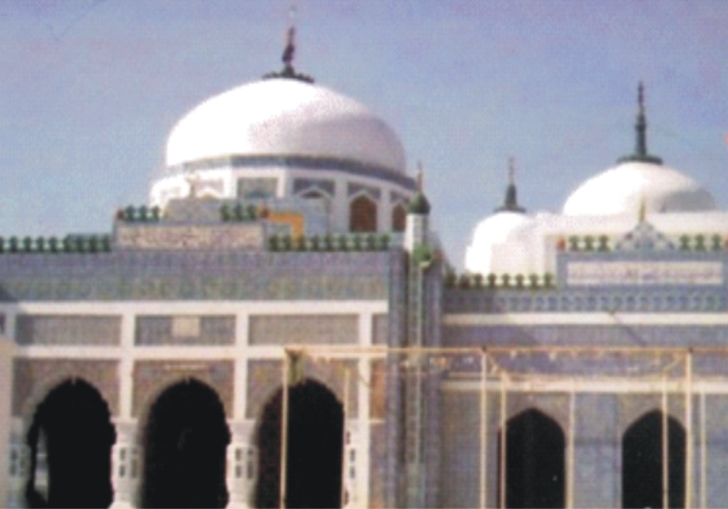 شاهه لطيف جو تعمير ڪرايل شاهه ڪريم جو روضو