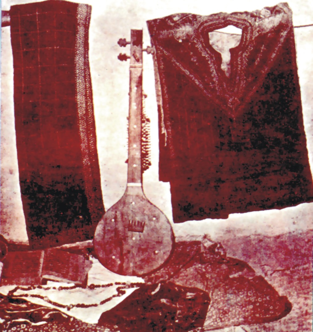 شاهه جو چرغو، دنبورو ۽ ٻيو سامان